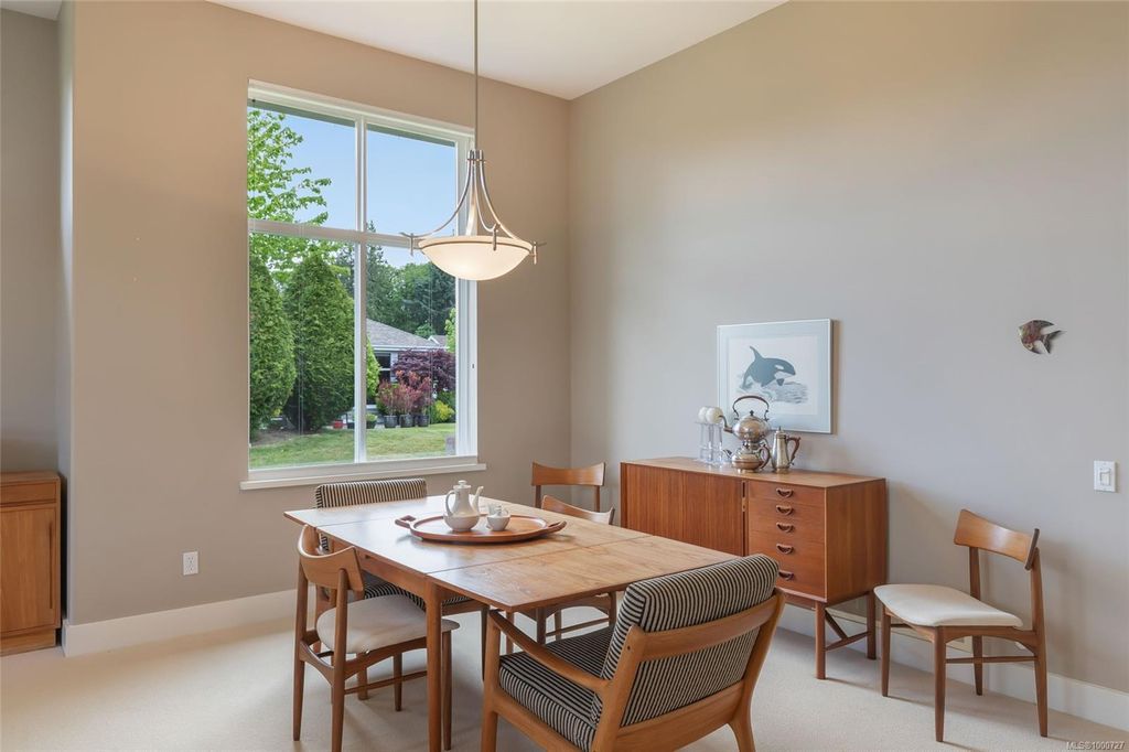 listing image 16049209505548704959