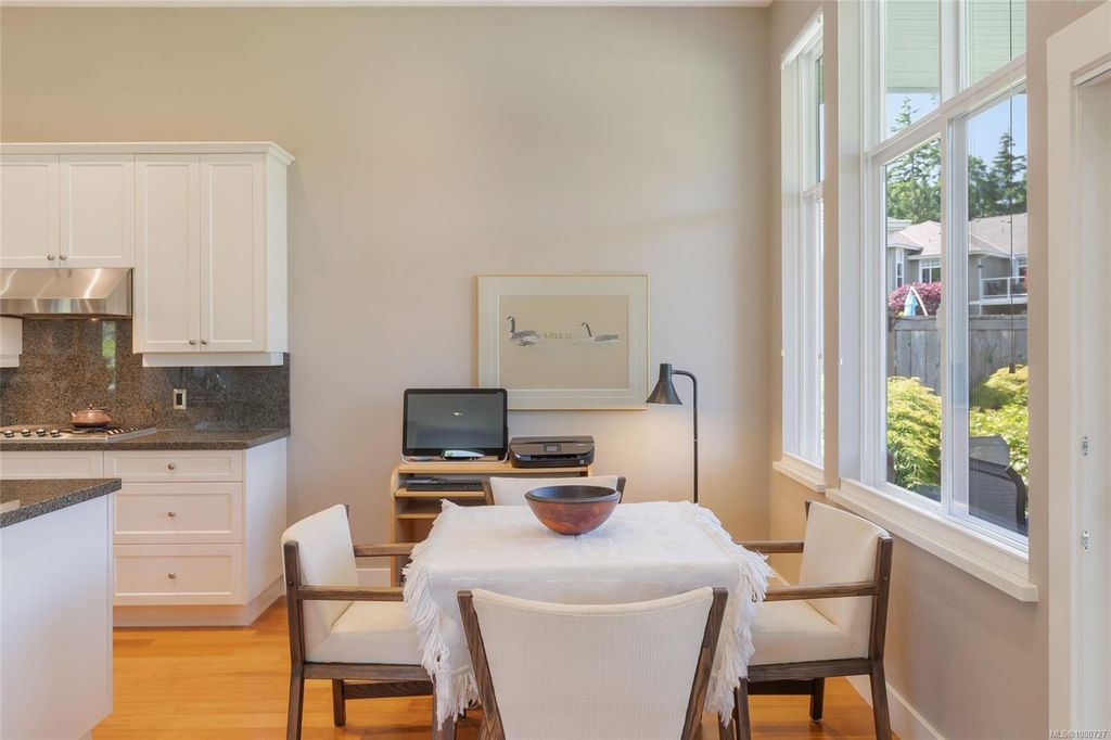 listing image 16041028610549745528