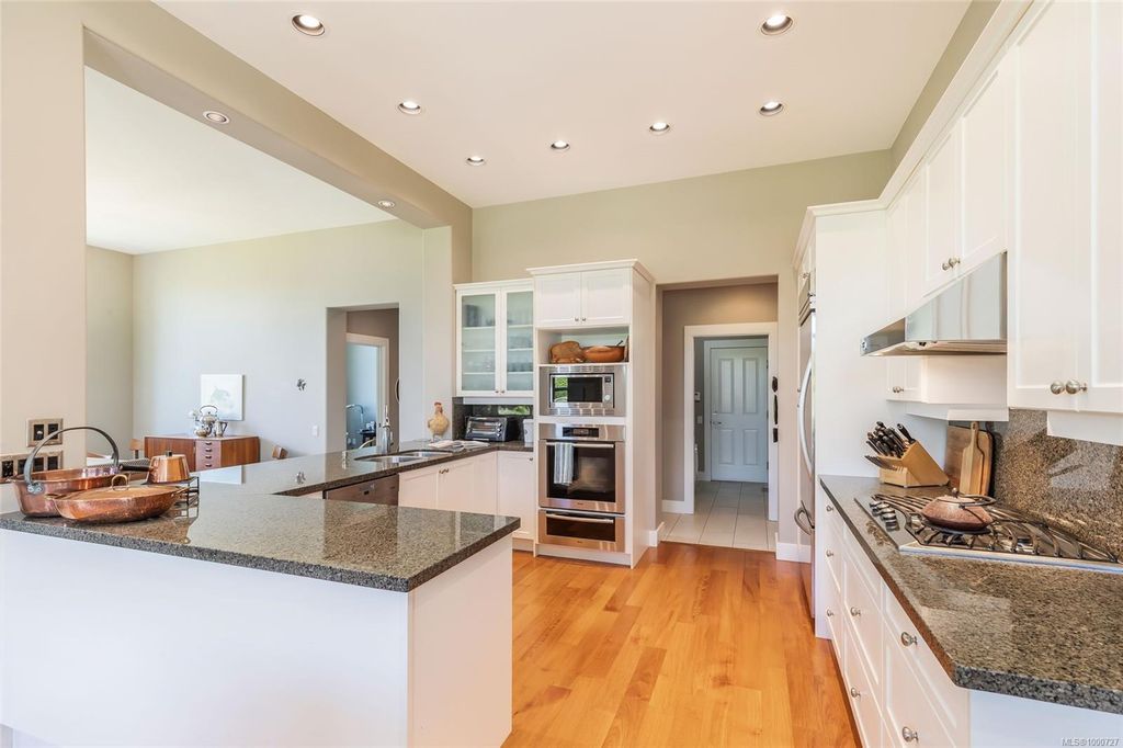 listing image 16045008893217618468