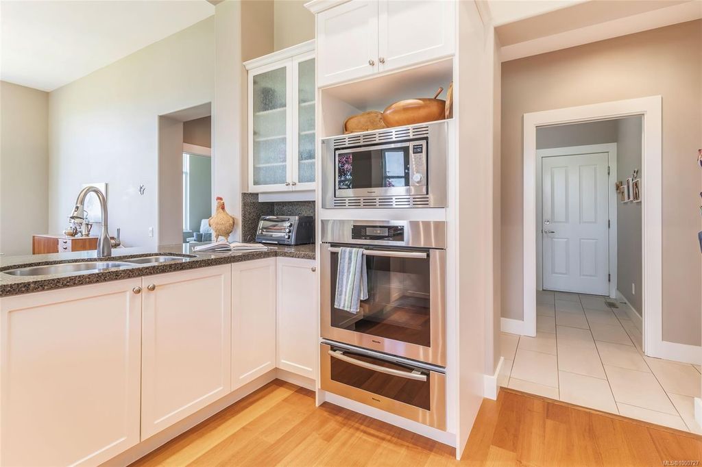 listing image 16048601658497872128