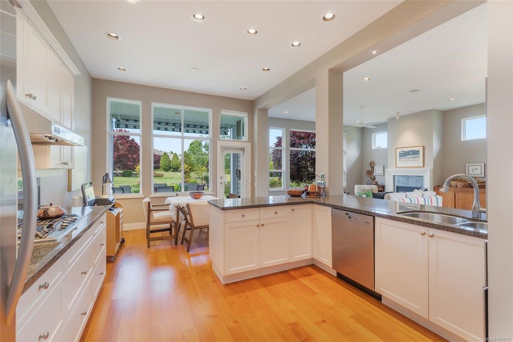 listing image 16046908444550262132