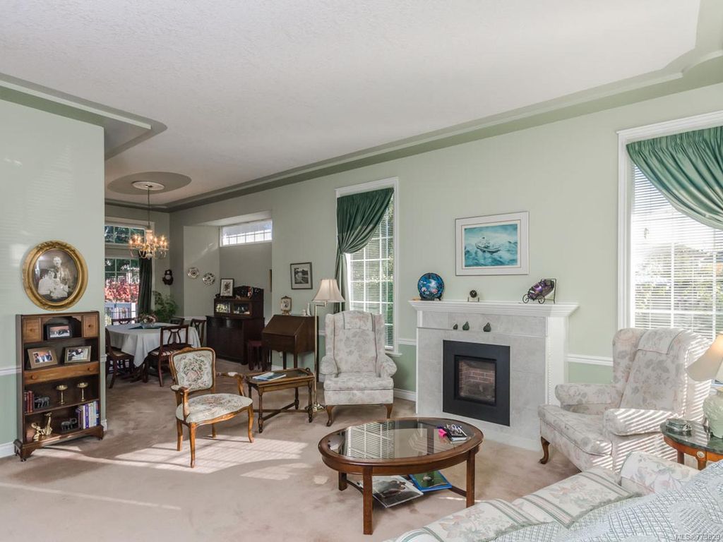 listing image 16044729309964715598