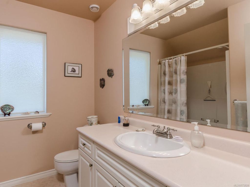 listing image 16047987280404440754