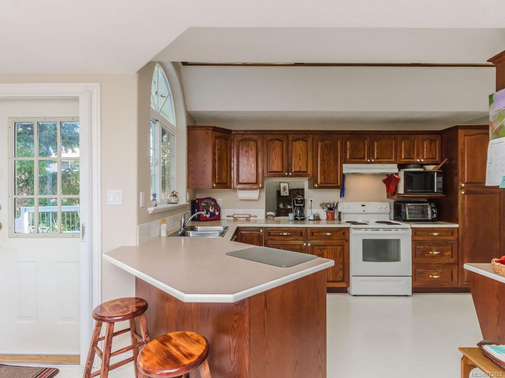 listing image 16045823051875164078