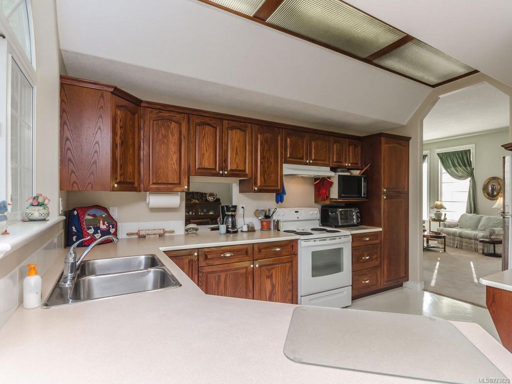 listing image 16049997214737790784