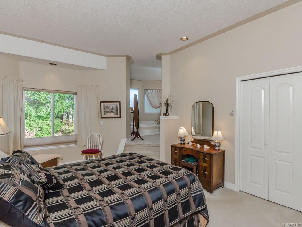 listing image 16045800424400643084