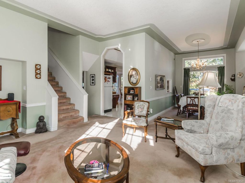 listing image 16043871718305089567