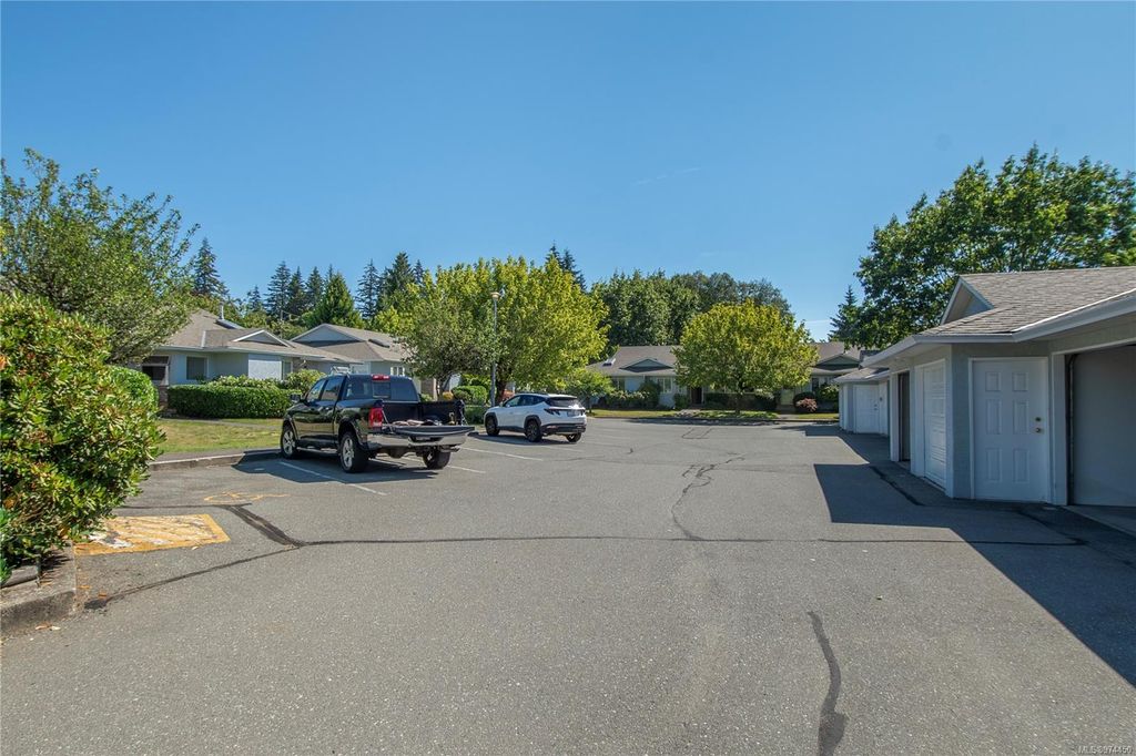 listing image 16040211398852309307