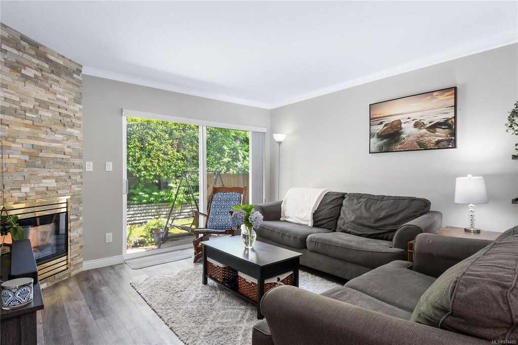 listing image 16045845849248280486