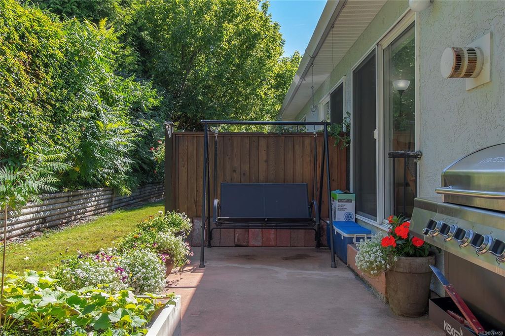 listing image 16044299744360685835