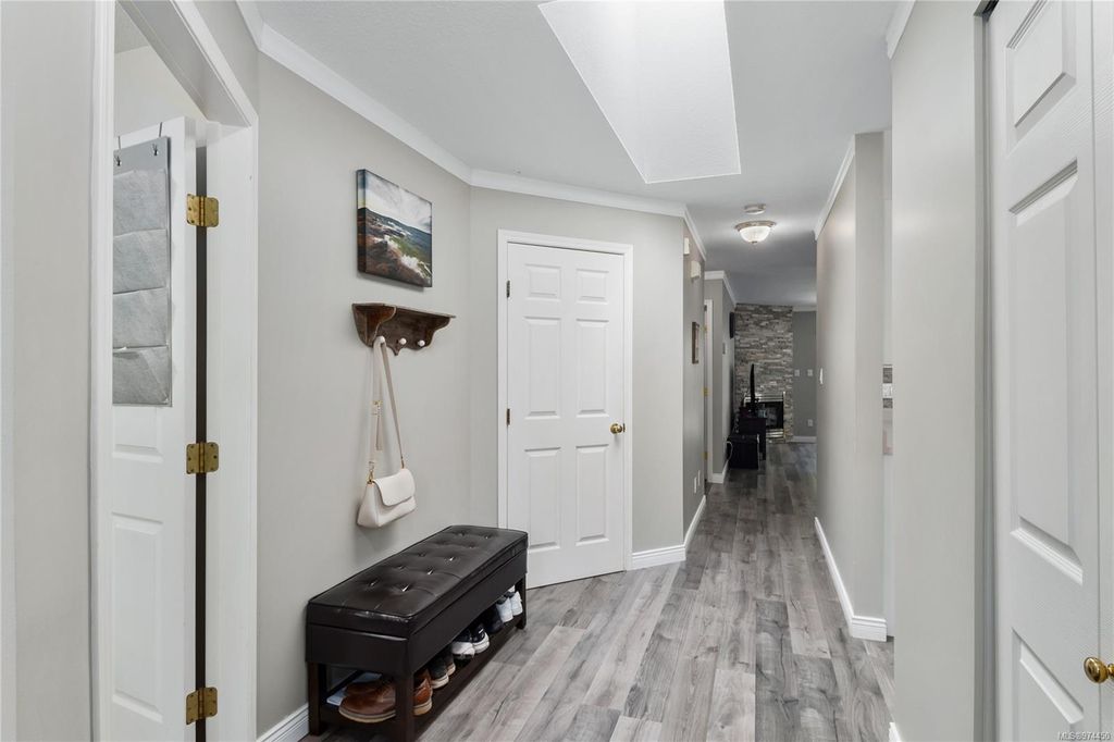 listing image 16045862180664231637