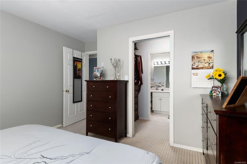 listing image 16042146140581643833