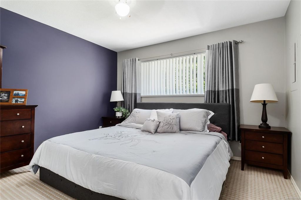 listing image 16045759741174051390
