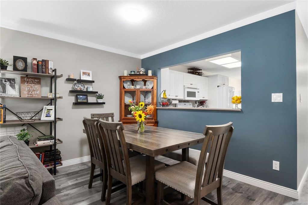 listing image 16040919304224054863