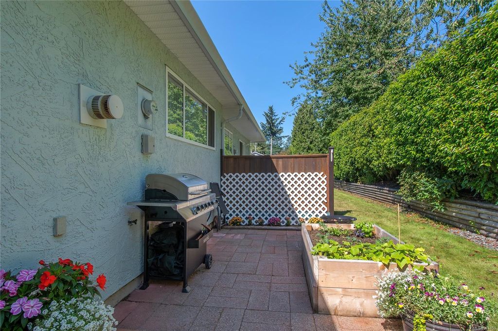 listing image 16045983864795667331