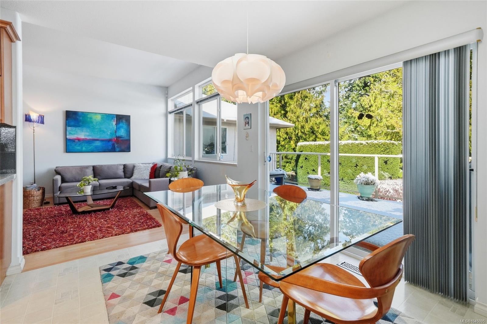 211 Saturna Dr