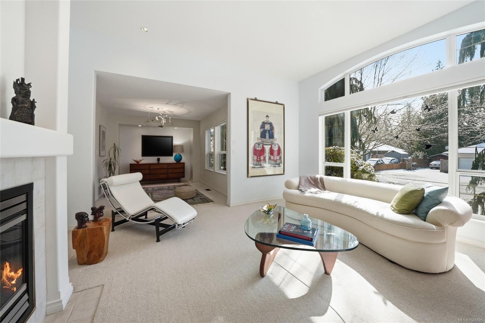 211 Saturna Dr