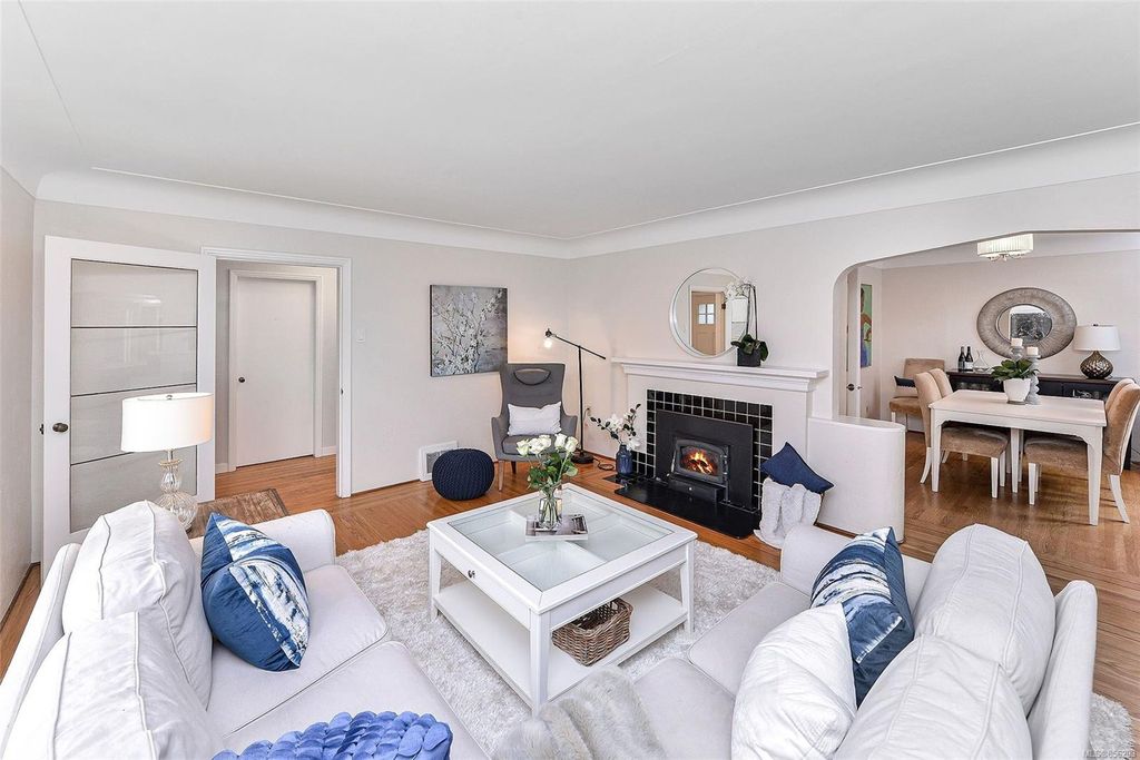listing image 16048995095779213872