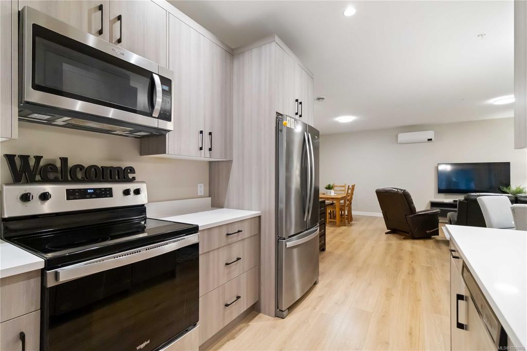 listing image 16049054867692205210