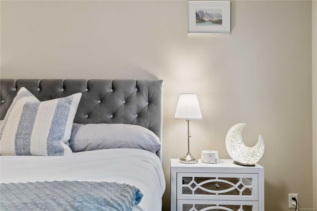 listing image 16047648957839626961