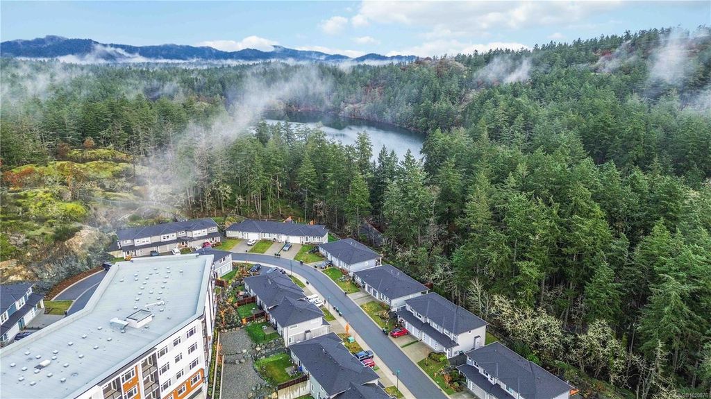 listing image 16041973250675565924