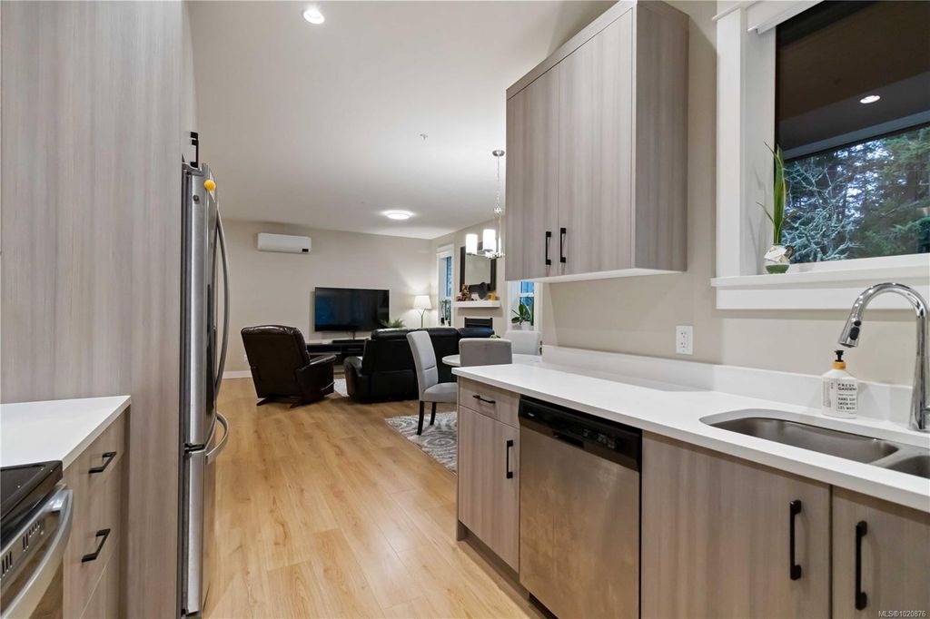 listing image 16043671402170493825