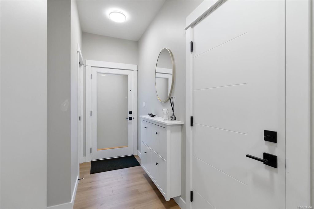 listing image 16041131941162287680