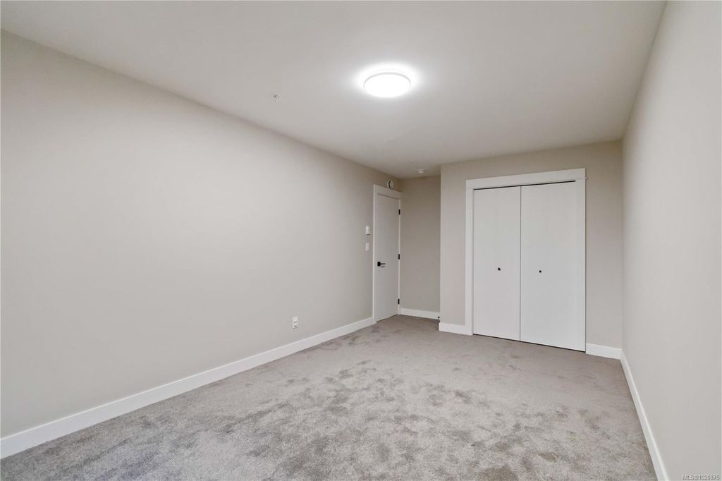 listing image 16044893616835211153