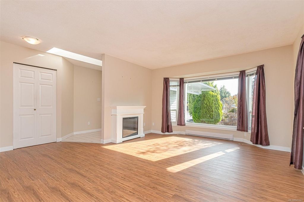 listing image 16048594493012317518