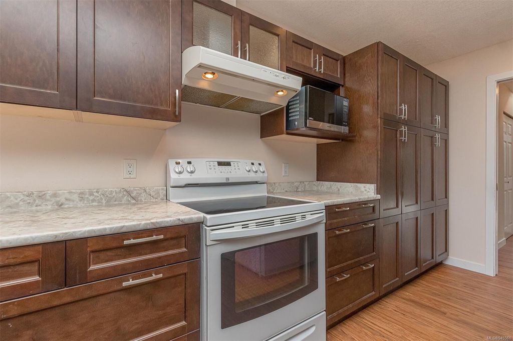 listing image 16048116072000652340