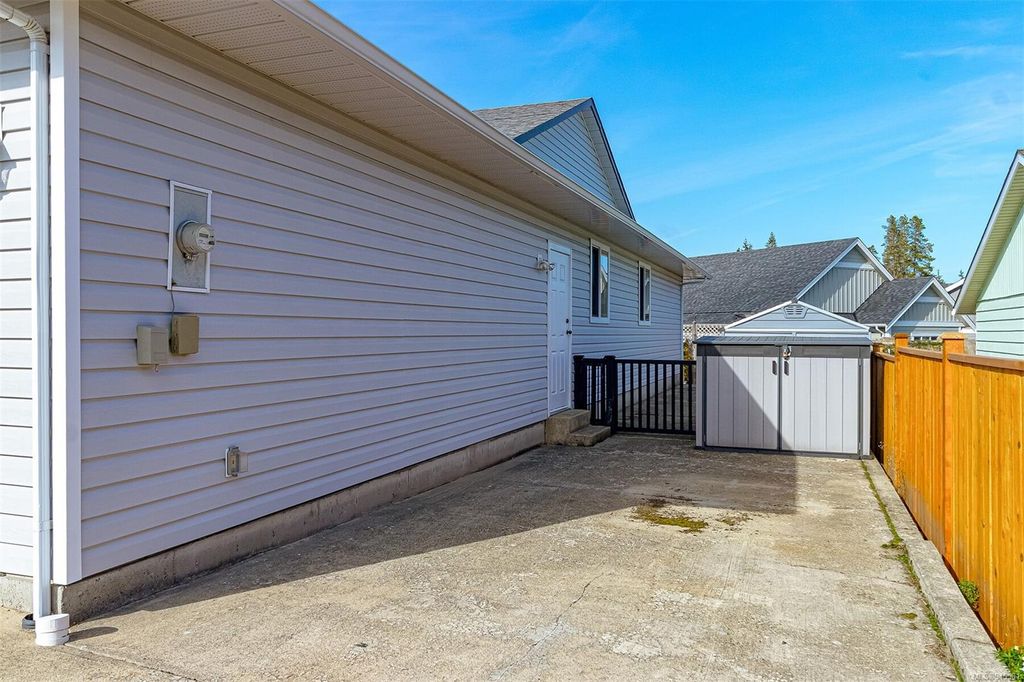 listing image 16040261433244125243