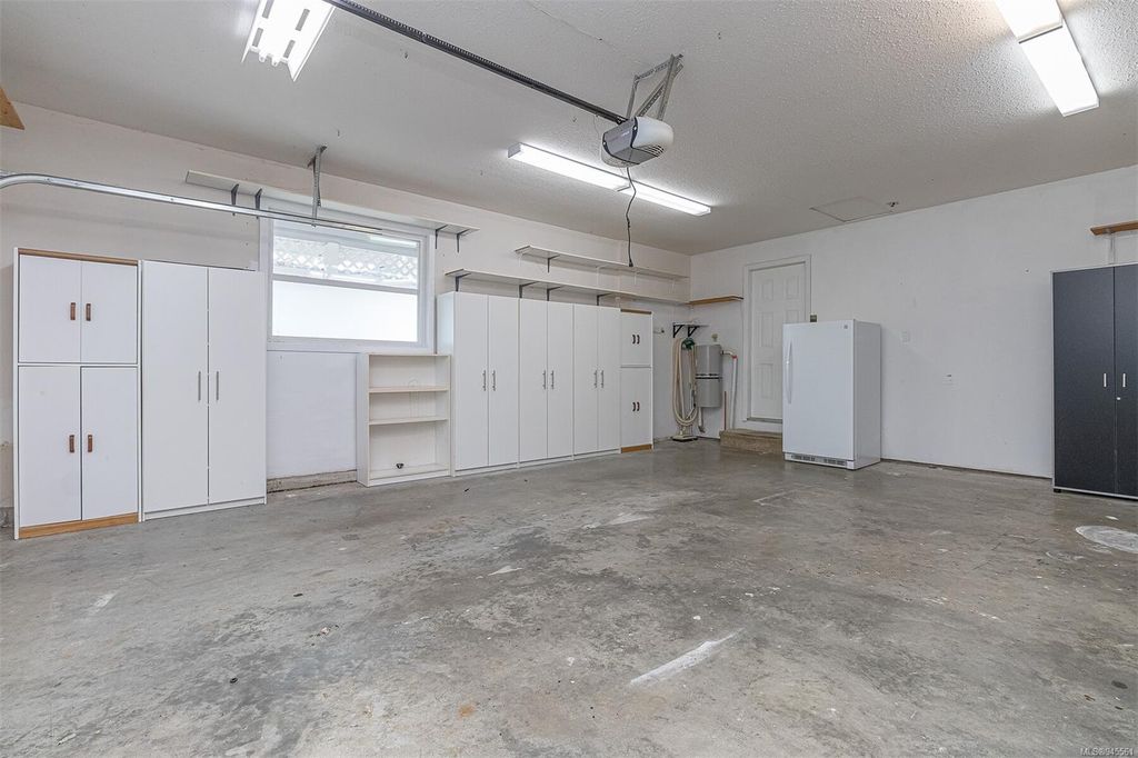 listing image 16046397880143756621