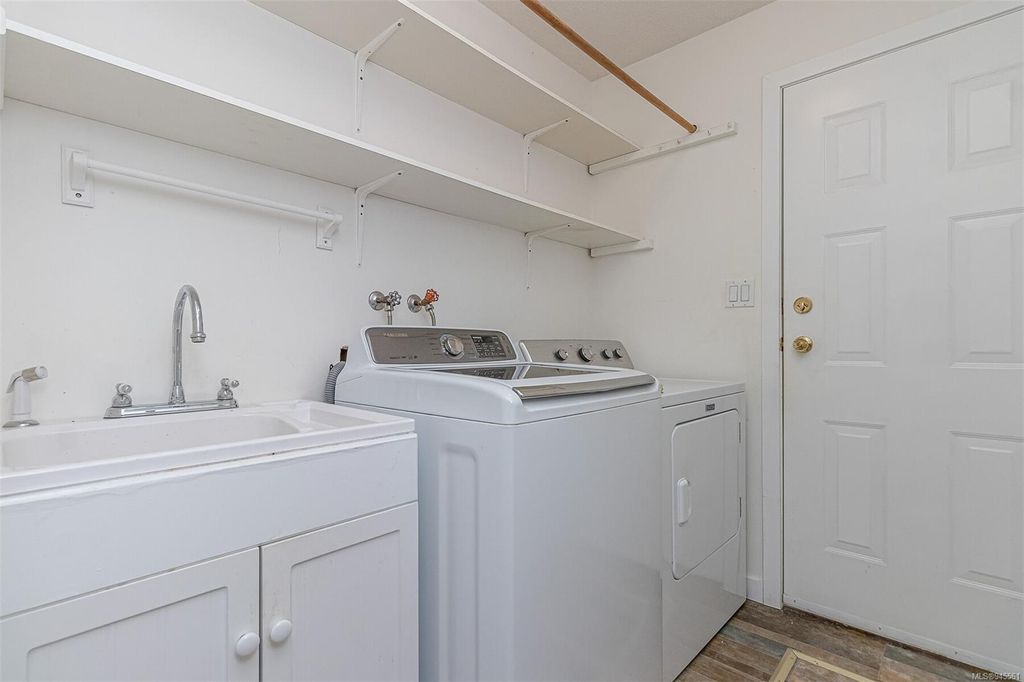 listing image 16042219552398045384
