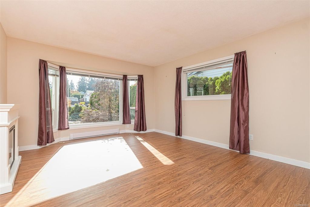 listing image 16049058627449896653