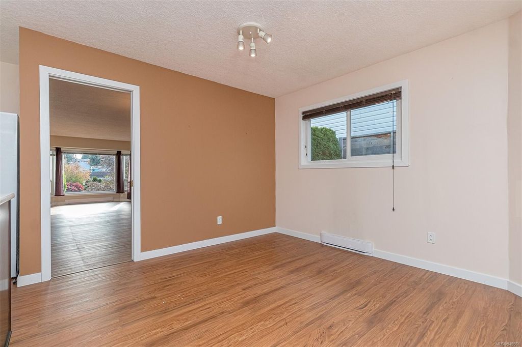 listing image 16049445744084788771
