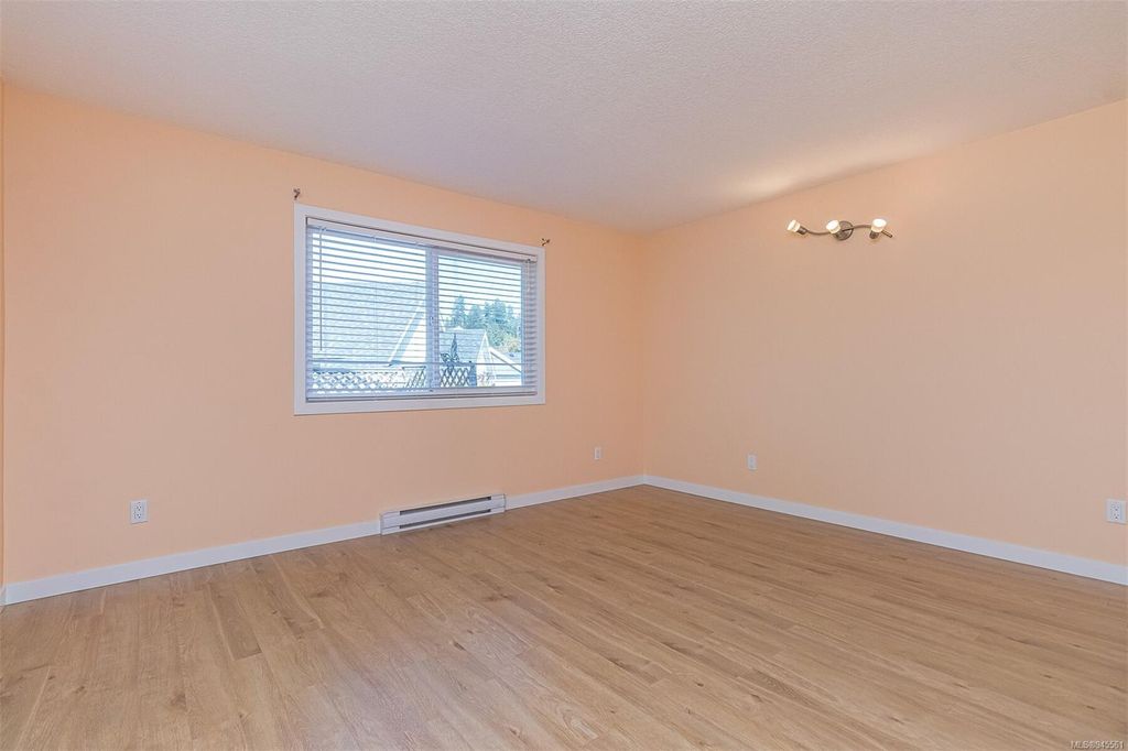 listing image 16045737762648823601