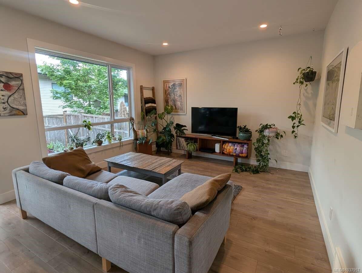 2607 Kendal Ave 38