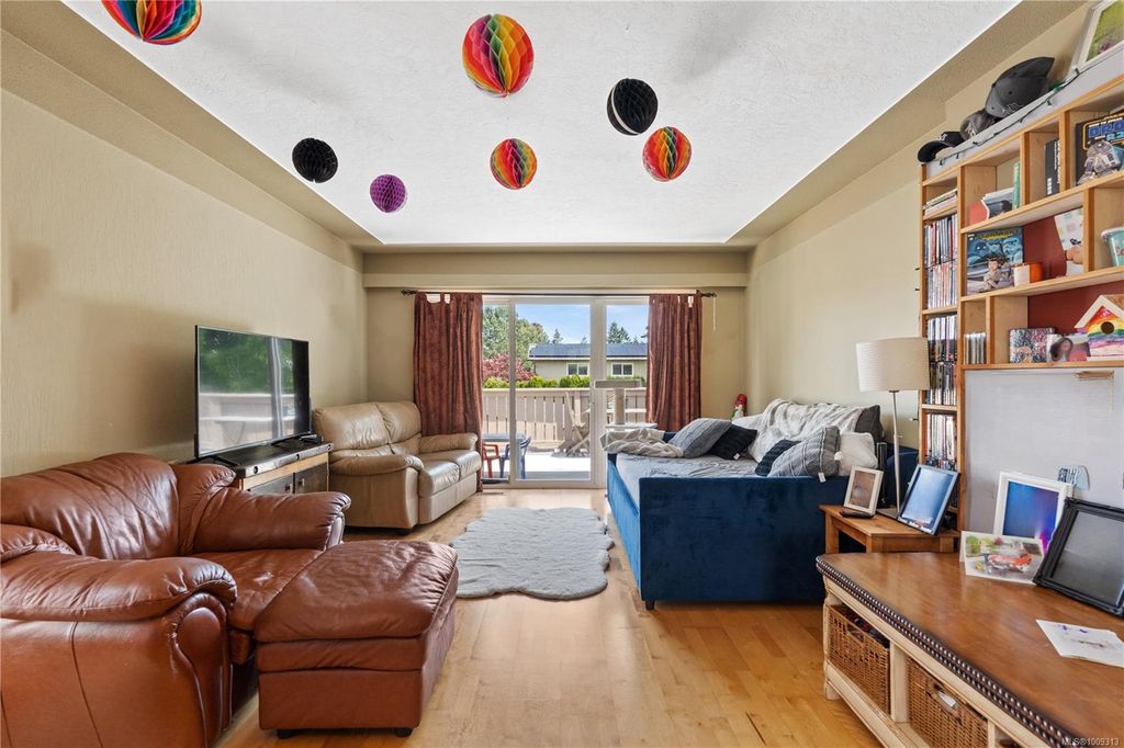 listing image 16042810603680566587