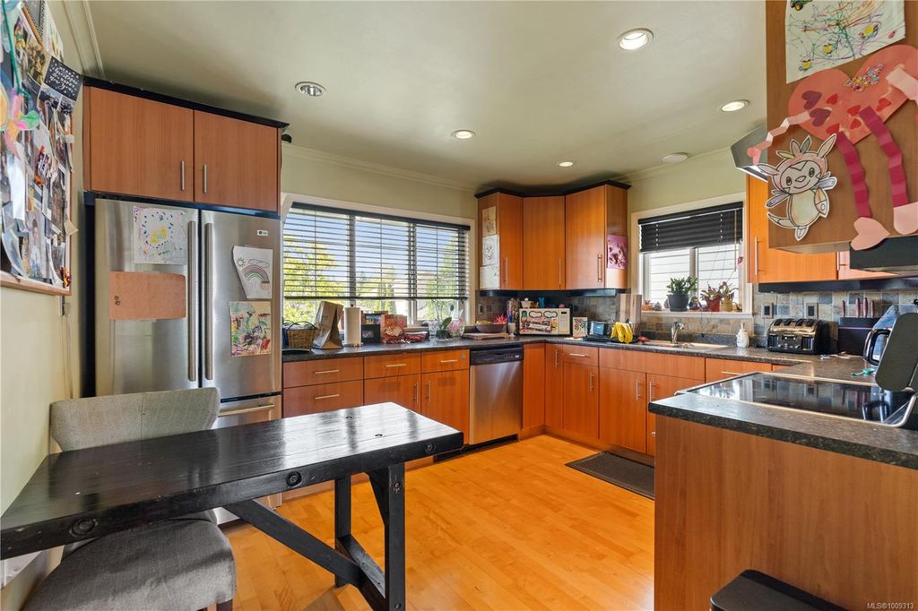 listing image 16049613441941839044