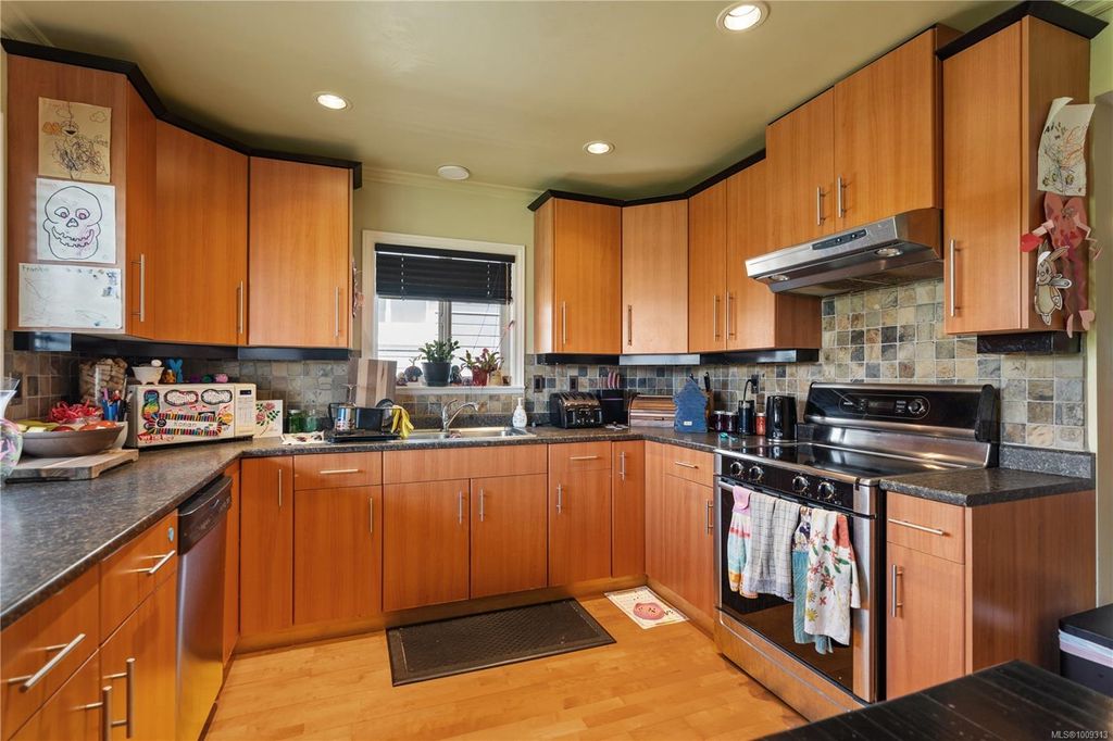listing image 16043950876367122855