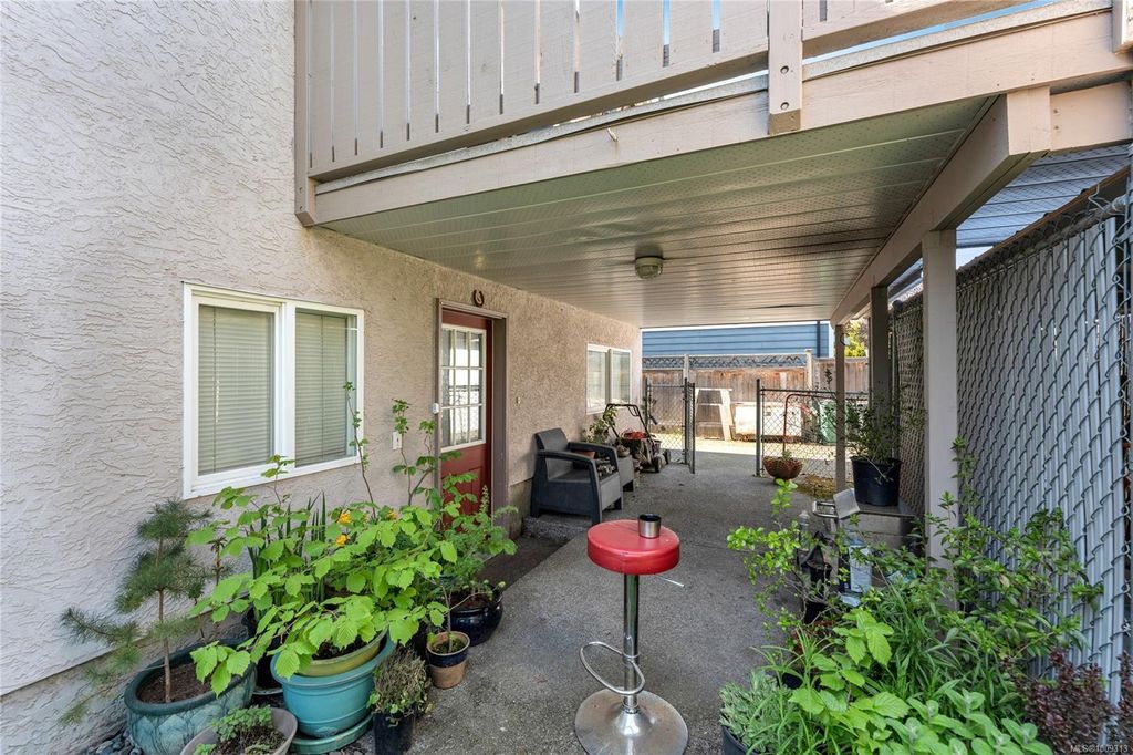 listing image 16049383159368399207