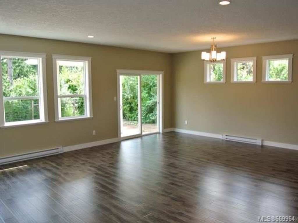 listing image 16041268360853037530