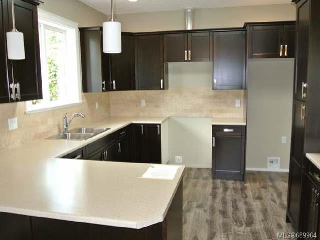listing image 16040766643787243910