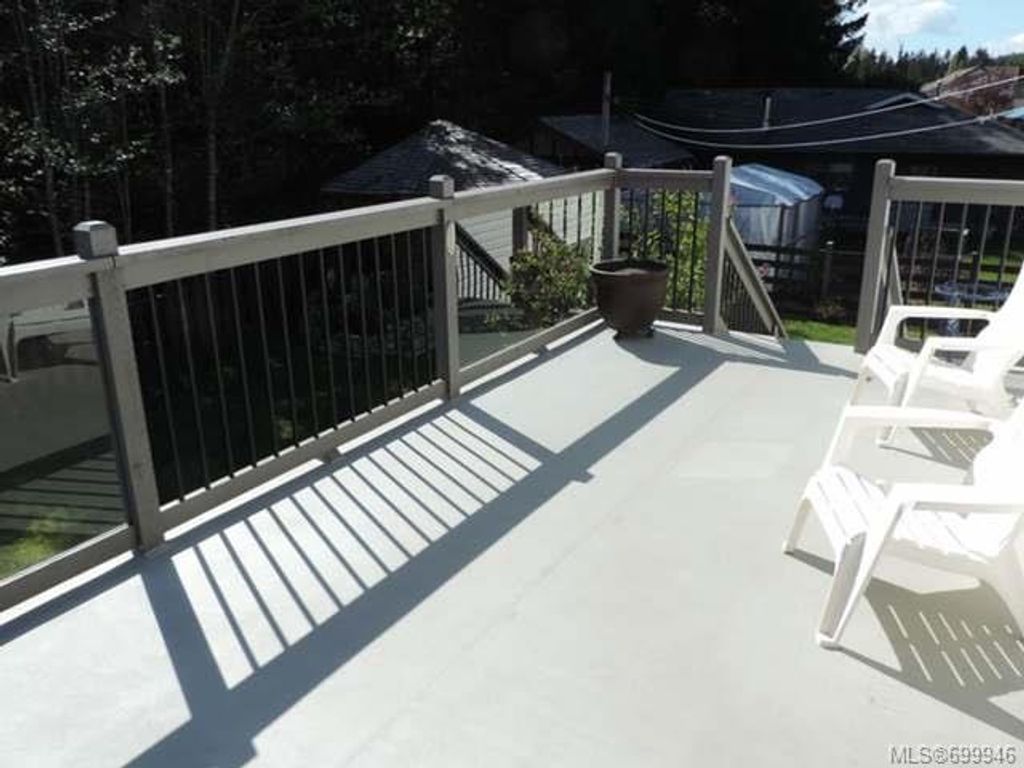 listing image 16048348286904410105