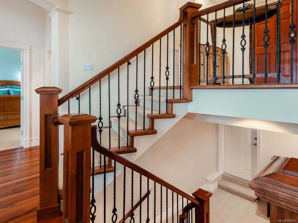 listing image 16046521364367545627