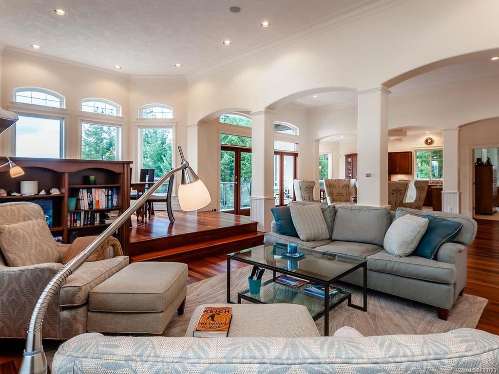 listing image 16042840434342569327