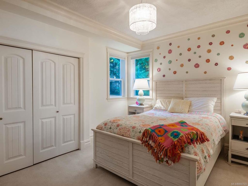 listing image 16046178697796701564