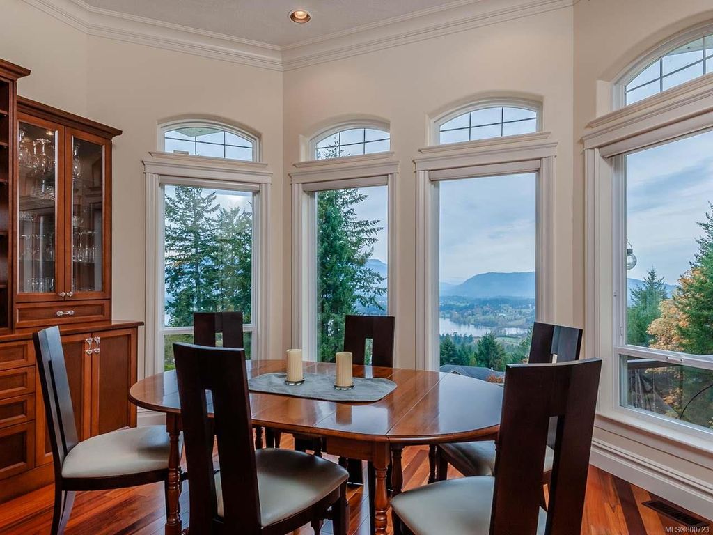 listing image 16045680072447494333