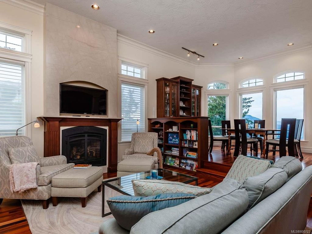 listing image 16040018071378535814