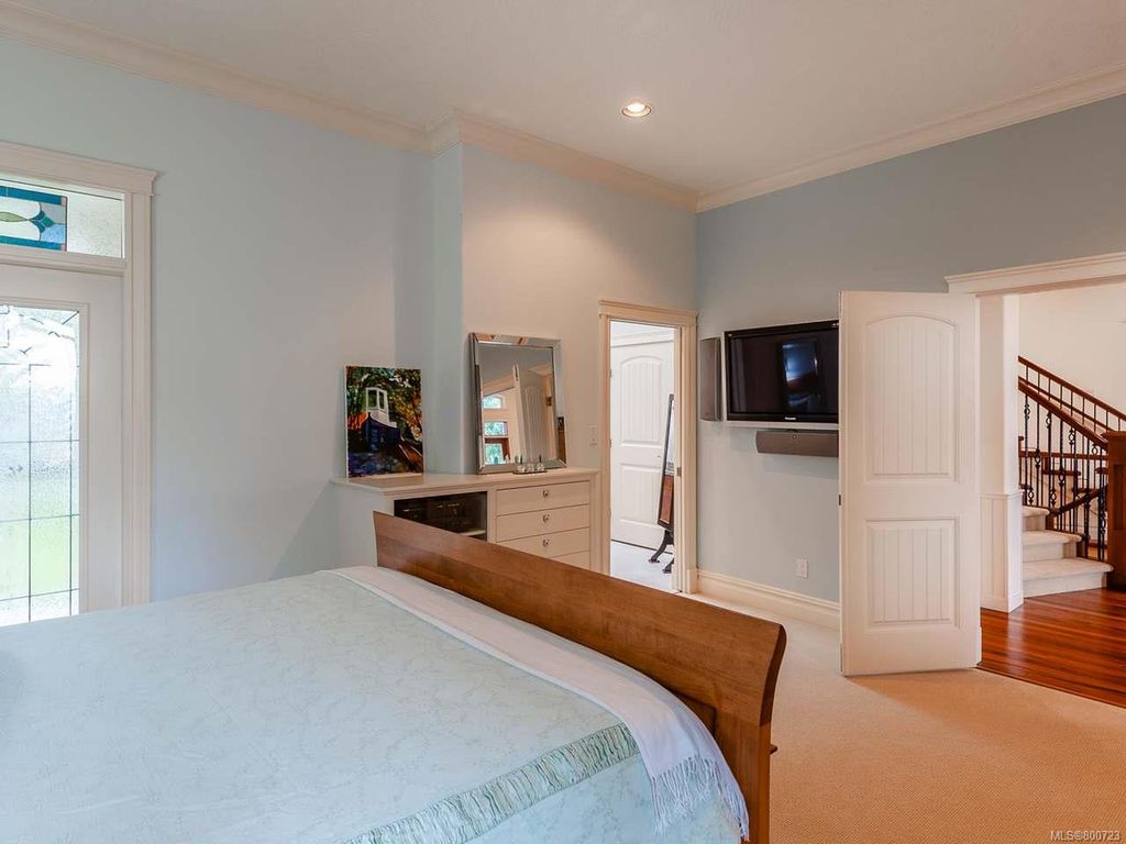 listing image 16041597720650033640